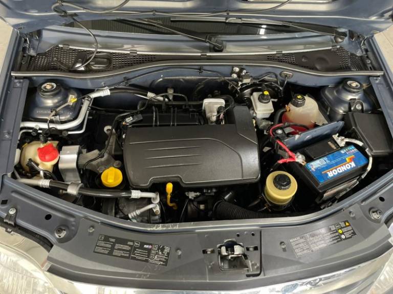 RENAULT - LOGAN - 2010/2011 - Cinza - R$ 25.900,00