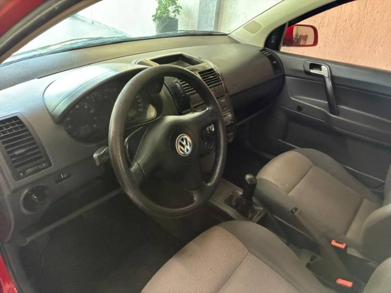 VOLKSWAGEN - POLO - 2006/2007 - Vermelha - R$ 37.900,00