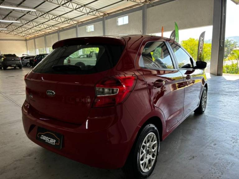 FORD - KA - 2016/2017 - Vermelha - R$ 43.900,00