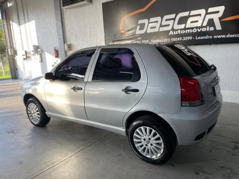 FIAT - PALIO - 2009/2010 - Prata - R$ 25.900,00
