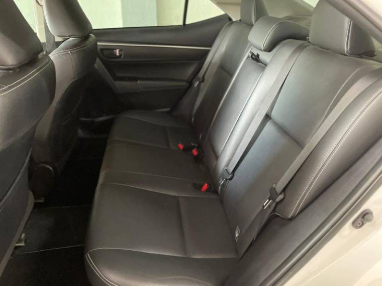 TOYOTA - COROLLA - 2018/2018 - Branca - R$ 107.900,00