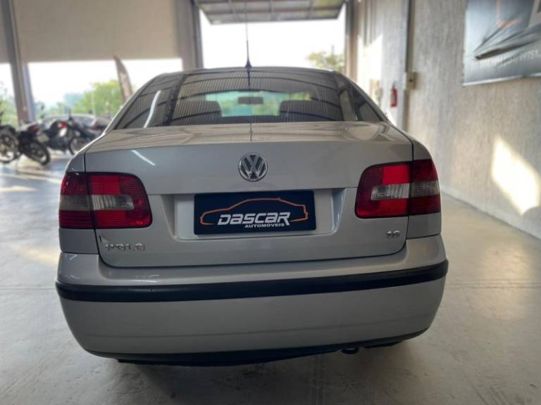 VOLKSWAGEN - POLO - 2004/2004 - Prata - R$ 26.900,00