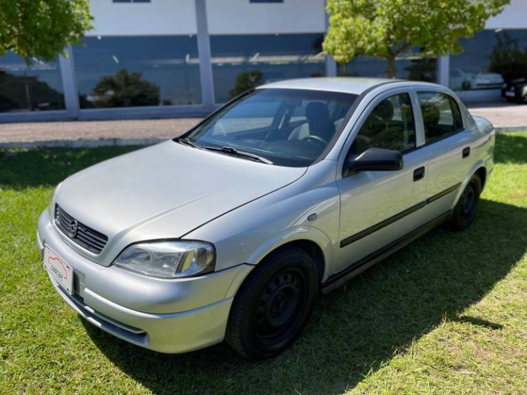 CHEVROLET - ASTRA - 2000/2001 - Prata - R$ 23.900,00