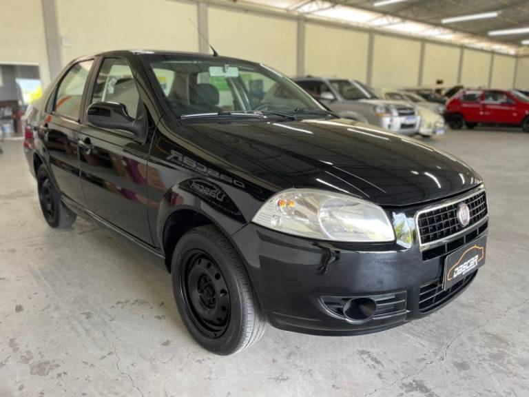 FIAT - SIENA - 2011/2012 - Preta - R$ 34.900,00