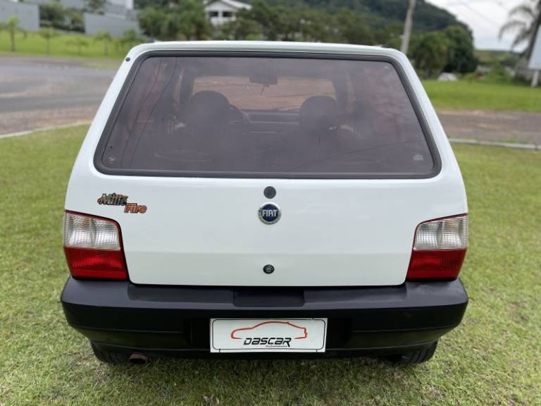 FIAT - UNO - 2007/2008 - Branca - R$ 19.900,00