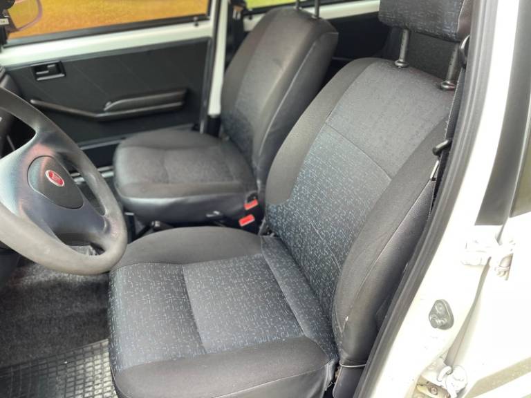 FIAT - UNO - 2013/2013 - Branca - R$ 30.900,00