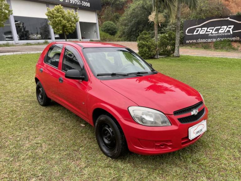 CHEVROLET - CELTA - 2011/2012 - Vermelha - R$ 26.900,00