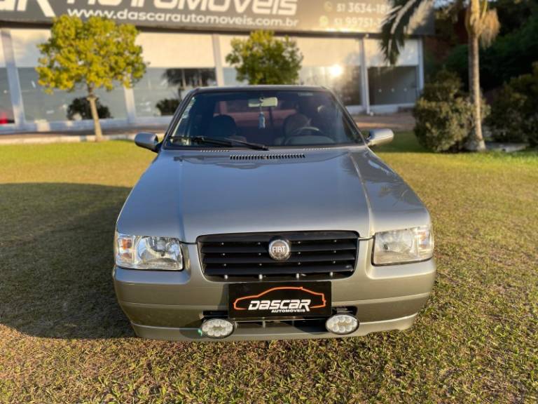 FIAT - UNO - 2005/2006 - Cinza - R$ 17.900,00