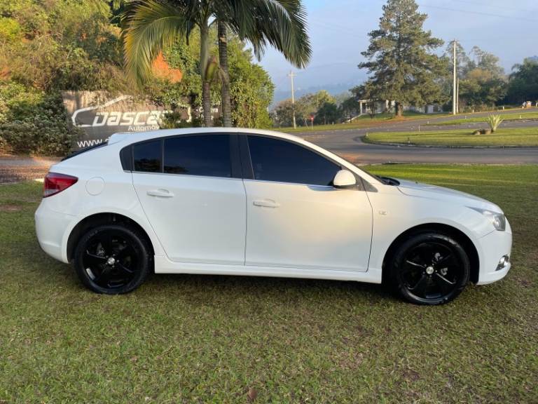 CHEVROLET - CRUZE - 2014/2014 - Branca - R$ 63.900,00