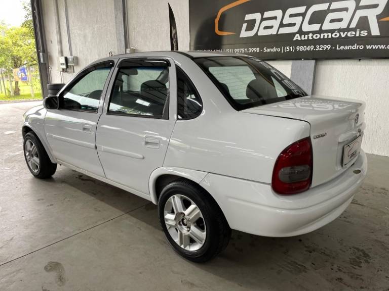 CHEVROLET - CORSA - 2002/2003 - Branca - R$ 21.900,00