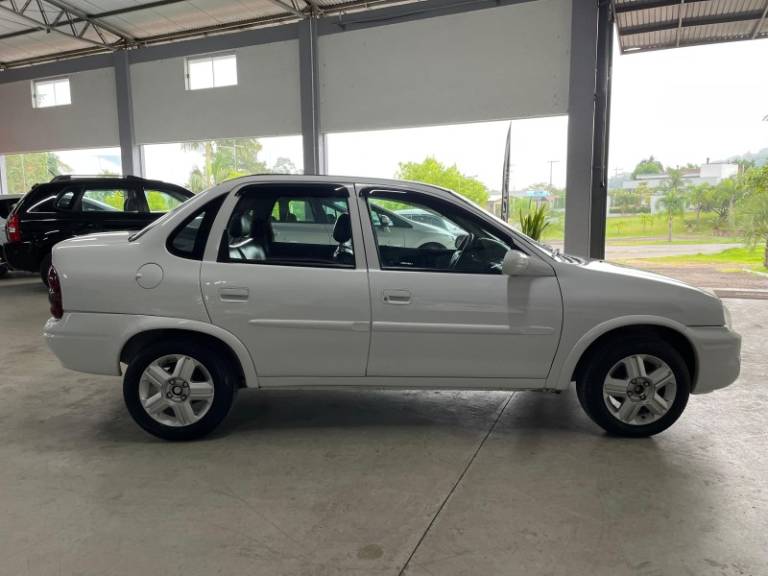 CHEVROLET - CORSA - 2002/2003 - Branca - R$ 23.900,00