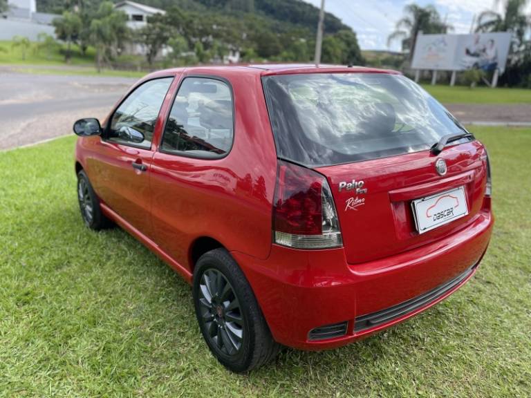 FIAT - PALIO - 2013/2013 - Vermelha - R$ 23.900,00