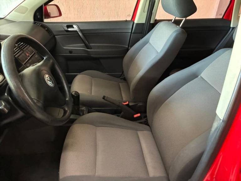 VOLKSWAGEN - POLO - 2006/2007 - Vermelha - R$ 37.900,00