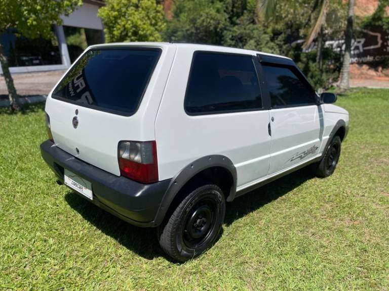 FIAT - UNO - 2013/2013 - Branca - R$ 26.900,00