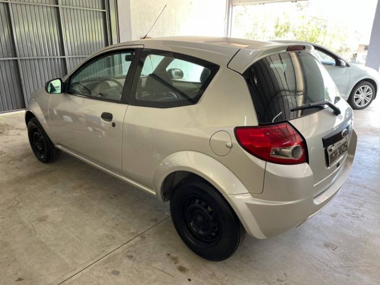 FORD - KA - 2009/2009 - Prata - R$ 21.900,00