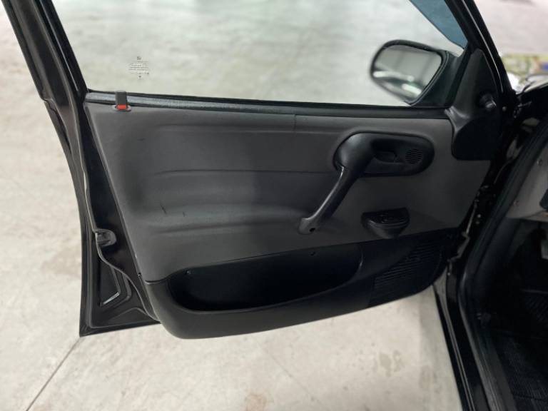 CHEVROLET - CLASSIC - 2016/2016 - Preta - R$ 27.900,00