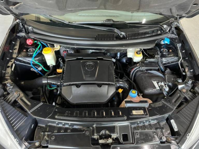 FIAT - GRAND SIENA - 2013/2013 - Preta - R$ 37.900,00