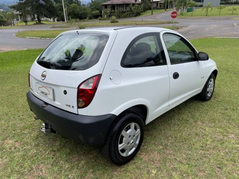 CHEVROLET - CELTA - 2010/2011 - Branca - R$ 21.900,00