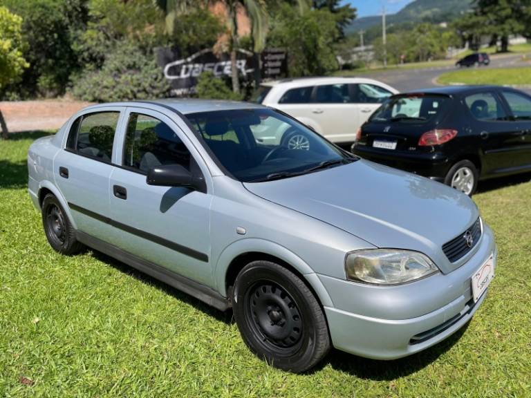 CHEVROLET - ASTRA - 2000/2001 - Prata - R$ 23.900,00