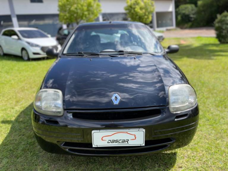 RENAULT - CLIO - 2001/2001 - Preta - R$ 15.900,00