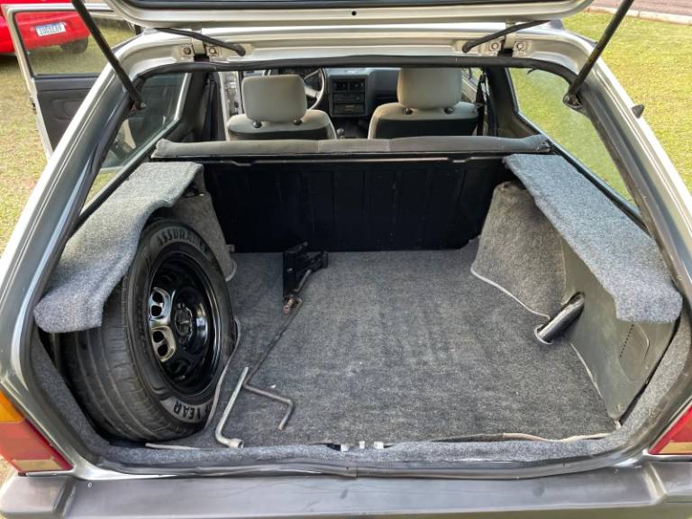 VOLKSWAGEN - PARATI - 1993/1993 - Prata - R$ 18.900,00