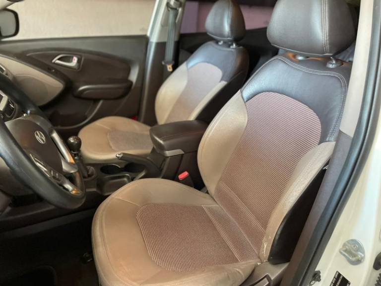 HYUNDAI - IX35 - 2011/2012 - Branca - R$ 65.900,00