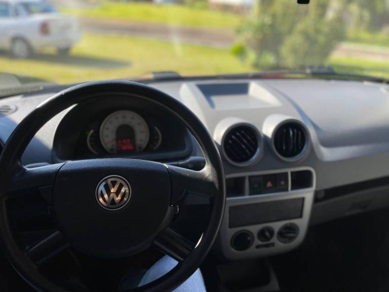 VOLKSWAGEN - GOL - 2013/2014 - Vermelha - R$ 29.900,00