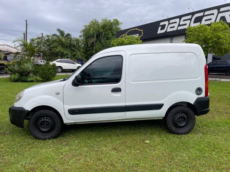 RENAULT - KANGOO - 2013/2013 - Branca - R$ 35.900,00