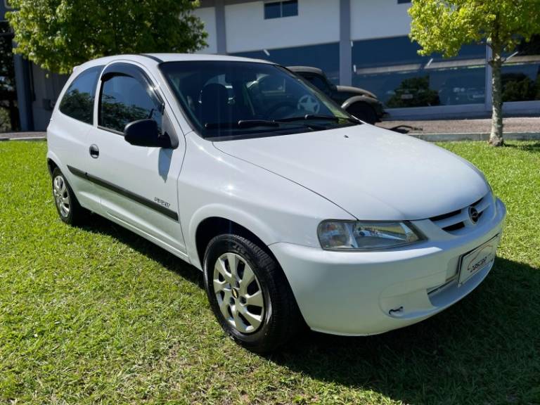 CHEVROLET - CELTA - 2004/2005 - Branca - R$ 16.900,00