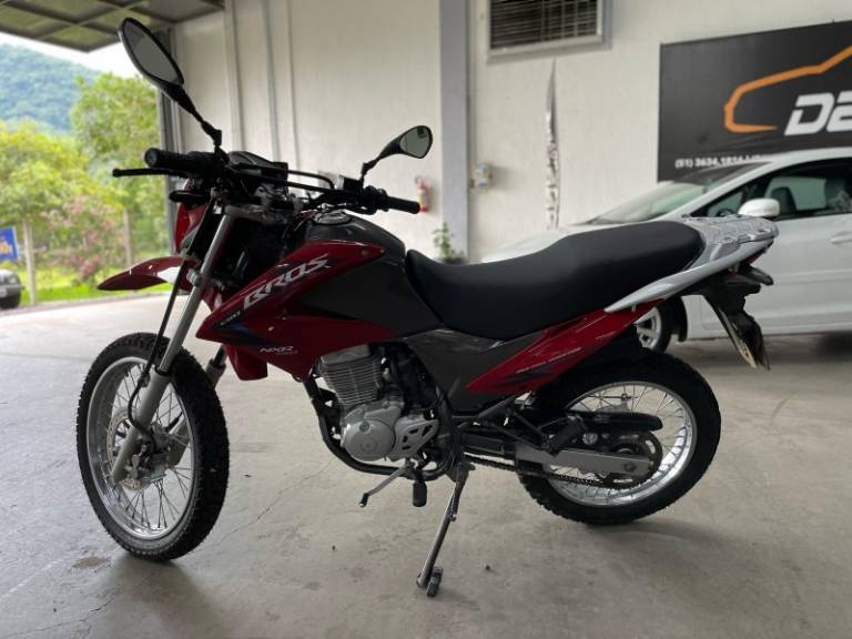 HONDA - NXR 150 - 2012/2013 - Vermelha - R$ 13.900,00