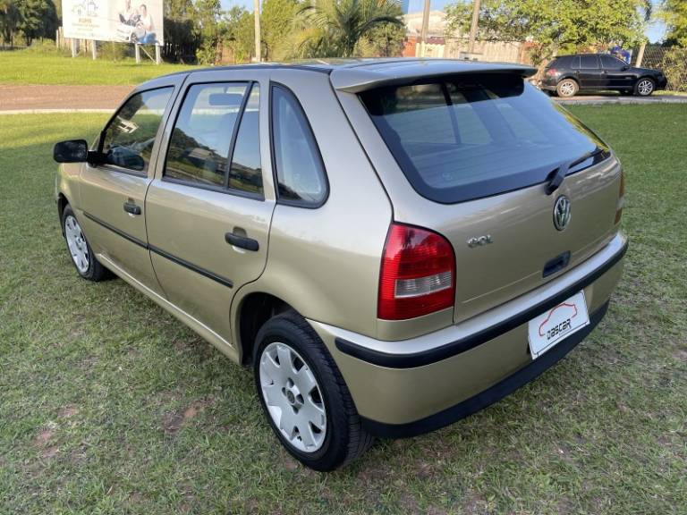 VOLKSWAGEN - GOL - 2000/2001 - Dourada - R$ 18.900,00