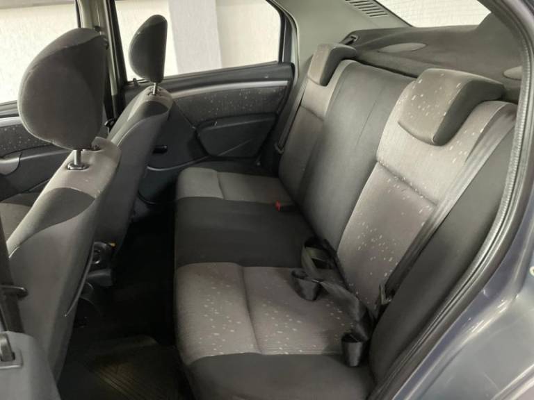 RENAULT - SANDERO - 2010/2011 - Cinza - R$ 25.900,00