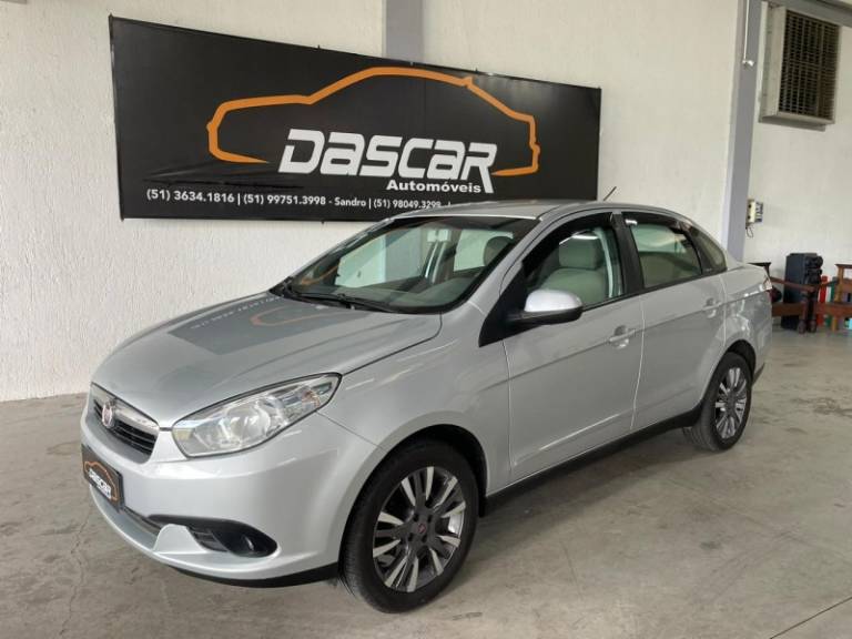 FIAT - GRAND SIENA - 2014/2015 - Prata - R$ 41.900,00