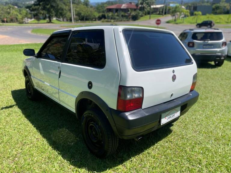 FIAT - UNO - 2013/2013 - Branca - R$ 26.900,00