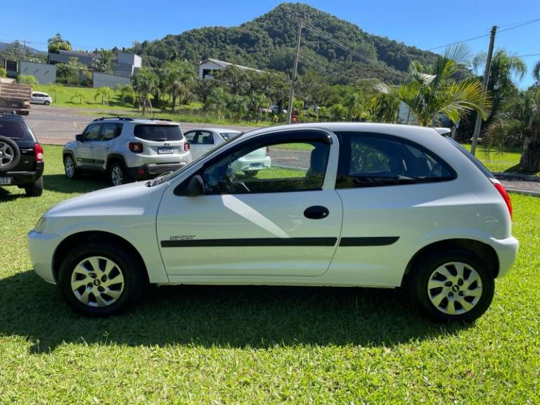 CHEVROLET - CELTA - 2004/2005 - Branca - R$ 16.900,00