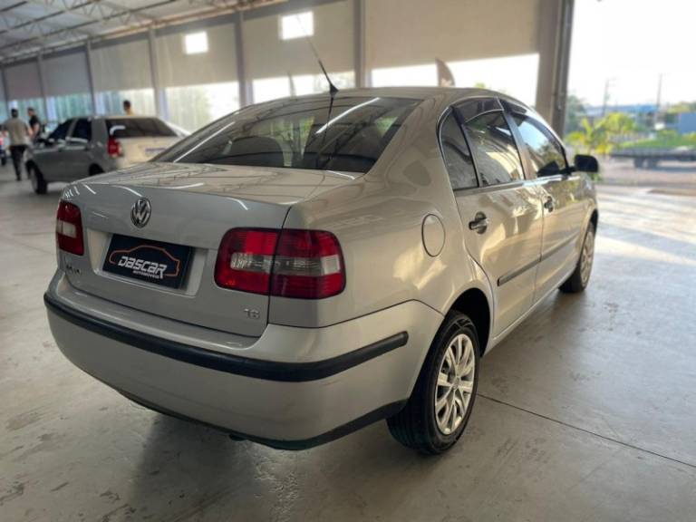 VOLKSWAGEN - POLO - 2004/2004 - Prata - R$ 26.900,00