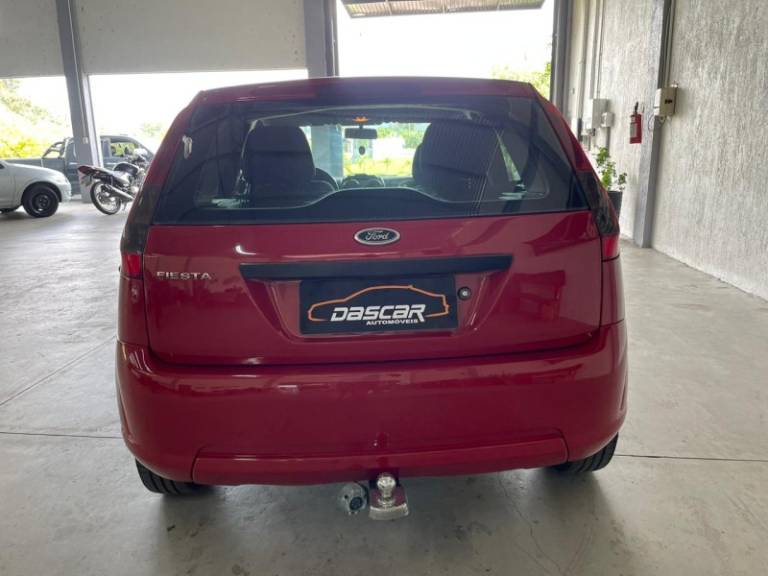 FORD - FIESTA - 2010/2011 - Vermelha - R$ 22.900,00