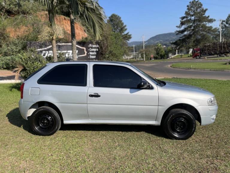 VOLKSWAGEN - GOL - 2012/2013 - Prata - R$ 28.900,00