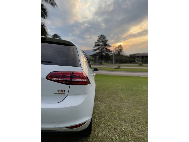 VOLKSWAGEN - GOLF - 2014/2014 - Branca - R$ 78.900,00