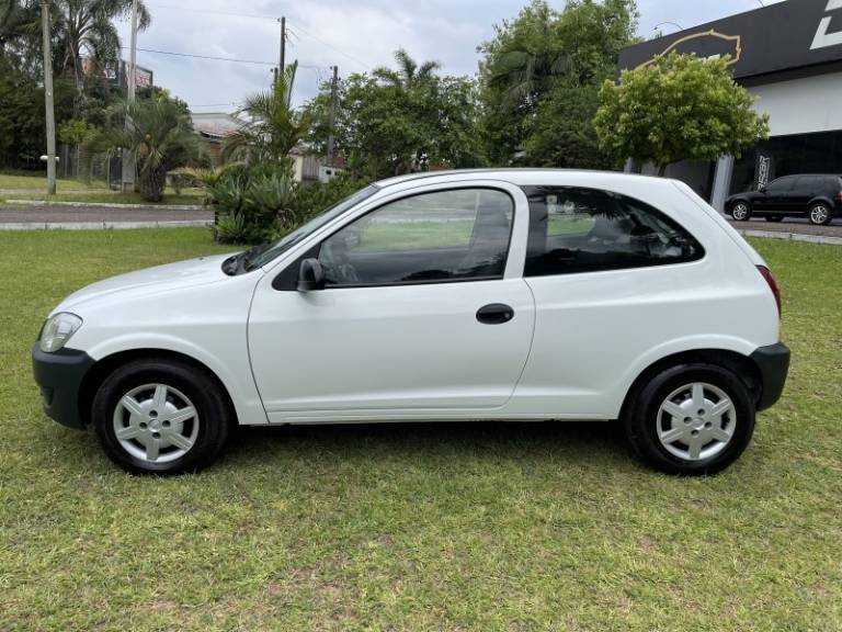 CHEVROLET - CELTA - 2010/2011 - Branca - R$ 21.900,00