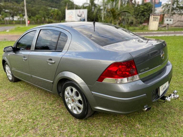 CHEVROLET - VECTRA - 2008/2008 - Cinza - R$ 35.900,00