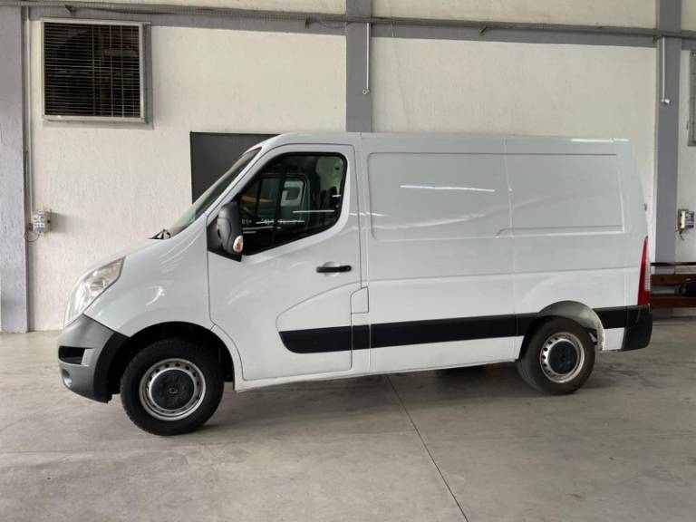 RENAULT - MASTER - 2013/2014 - Branca - R$ 107.900,00