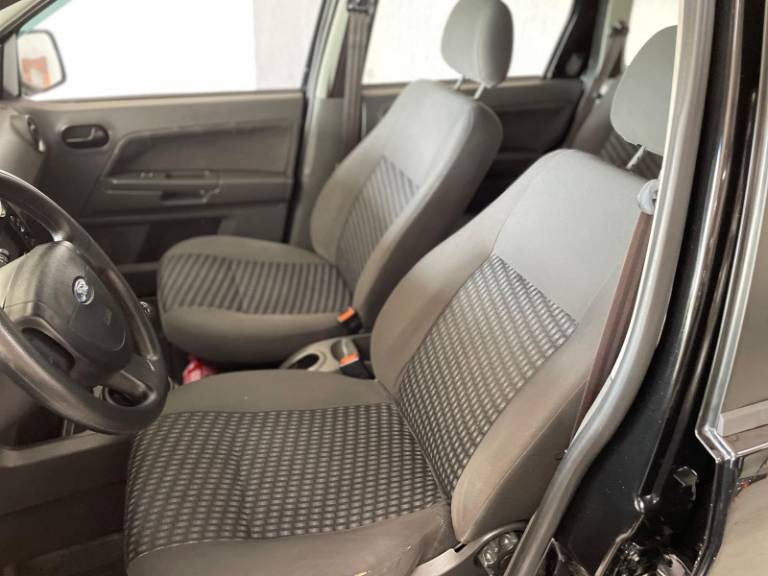 FORD - ECOSPORT - 2006/2006 - Preta - R$ 29.900,00