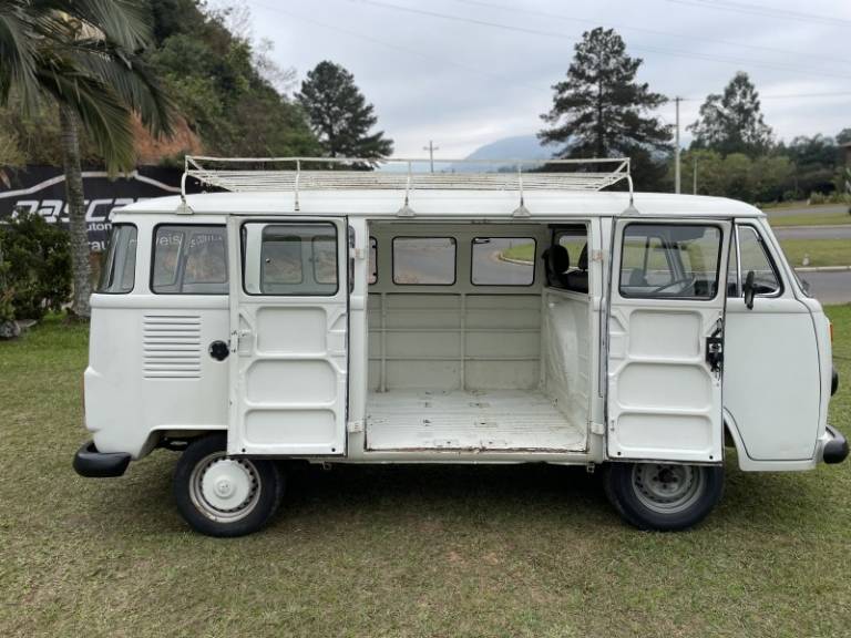 VOLKSWAGEN - KOMBI - 1994/1994 - Branca - R$ 25.900,00