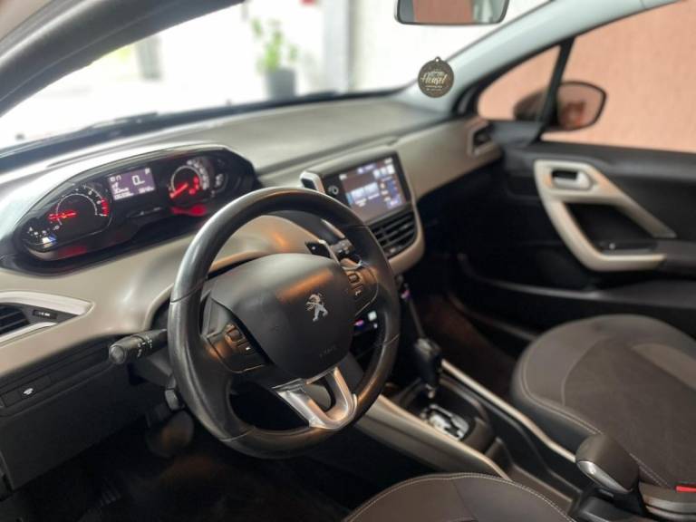 PEUGEOT - 2008 - 2017/2017 - Branca - R$ 55.900,00