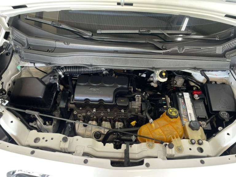 CHEVROLET - SPIN - 2016/2016 - Branca - R$ 44.900,00