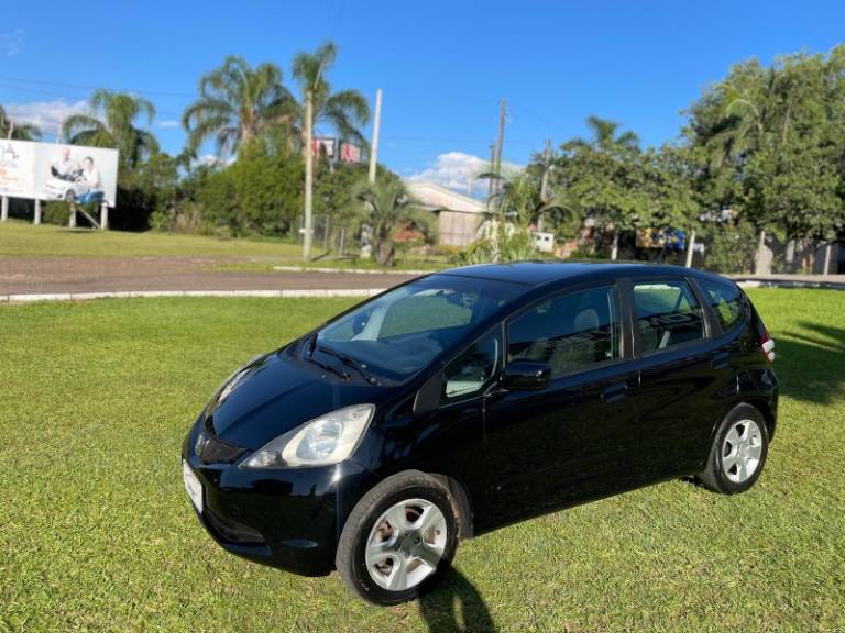 HONDA - FIT - 2010/2010 - Preta - R$ 41.900,00