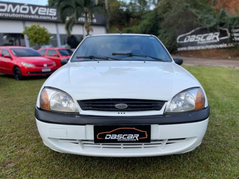 FORD - FIESTA - 1999/2000 - Branca - R$ 15.900,00