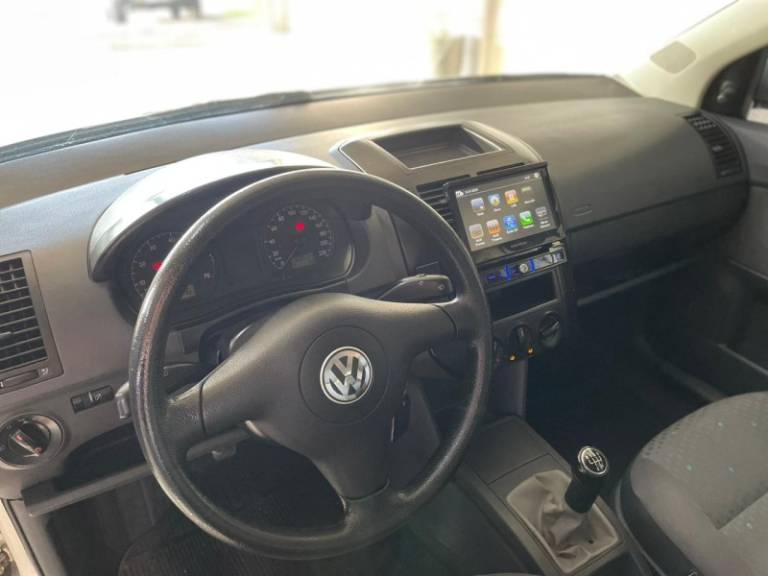 VOLKSWAGEN - POLO - 2004/2004 - Prata - R$ 26.900,00