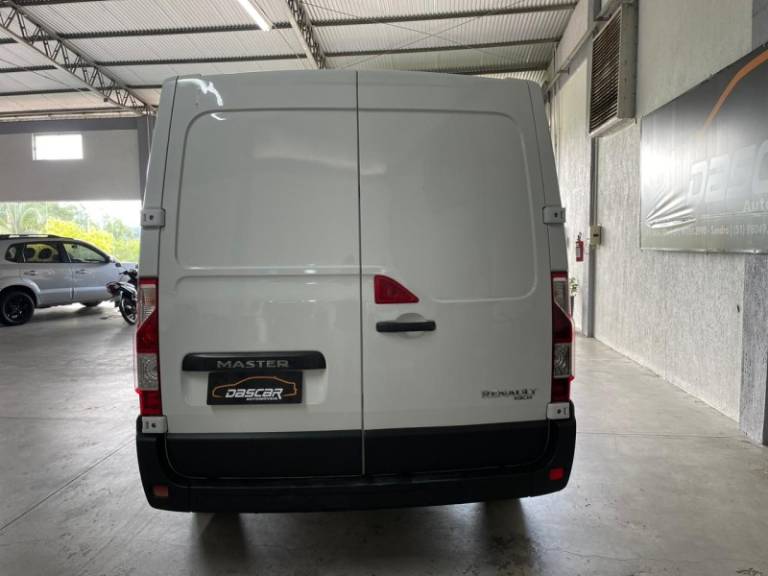 RENAULT - MASTER - 2013/2014 - Branca - R$ 107.900,00